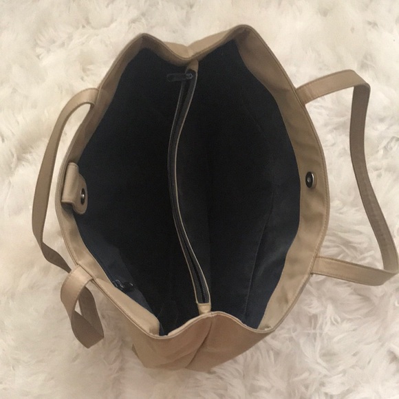 Kate Spade Tan Diaper/Baby Bag Black Interior - Picture 3 of 4